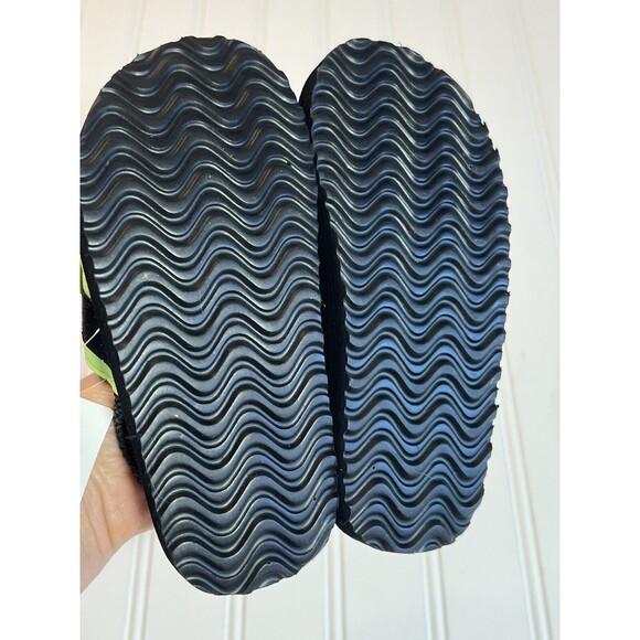 MANDALORIAN Toddler Boys Size 9/10 Flip Flop Sandals NWT - Picture 3 of 6